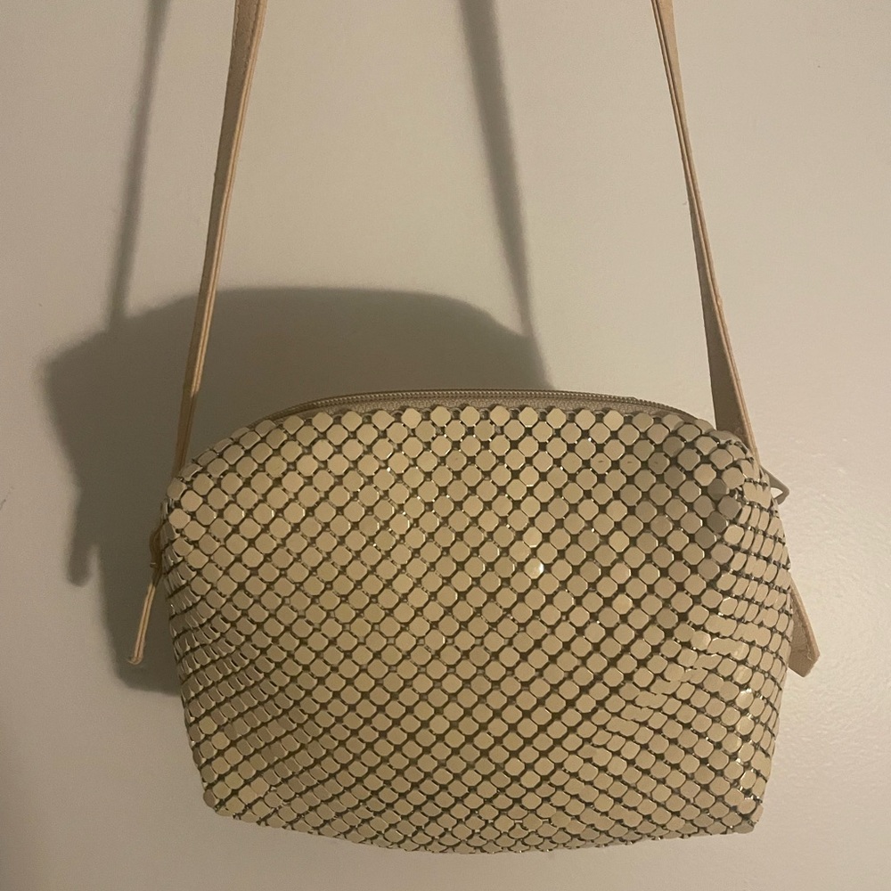 Very pretty cream colored purse - Picture 1 of 5